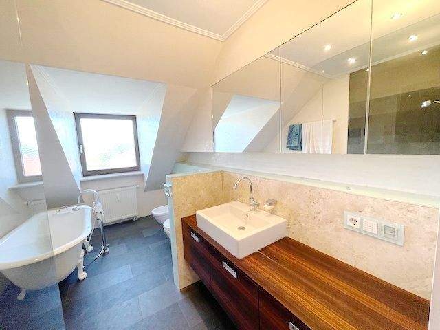 Etagenwohnung Nürnberg Maxfeld - 4 Zimmer, 174 m&sup2;, 2.575&euro; | Angebot:26017782