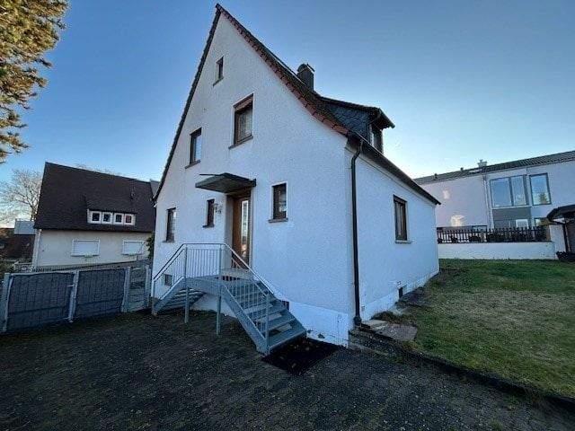 Einfamilienhaus Herzogenaurach - 7 Zimmer, 122 m&sup2;, 690.000&euro; | Angebot:25771967