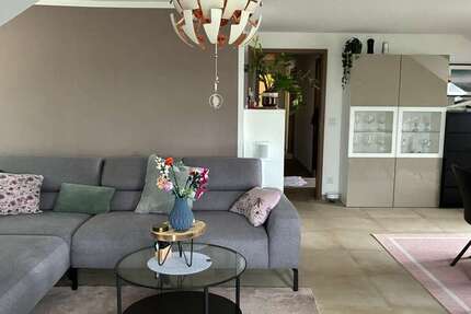 Wohnung Fürth Südstadt - 3 Zimmer, 85 m&sup2;, 1.060&euro; | Angebot:27288439