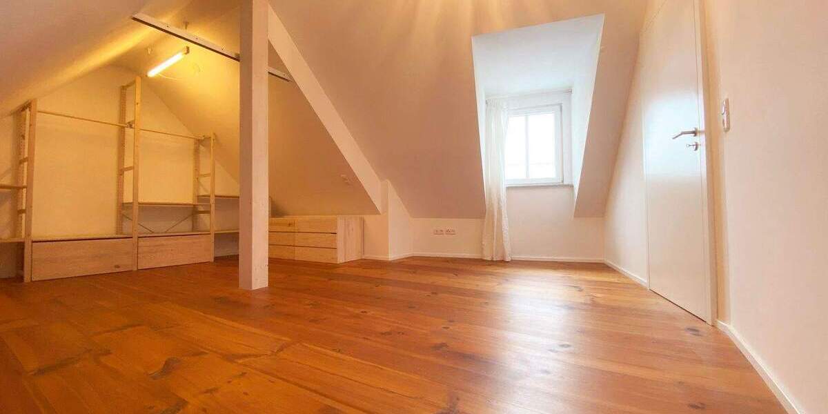 Etagenwohnung Neustadt an der Aisch Neustadt - 2 Zimmer, 80 m&sup2;, 980&euro; | Angebot:25685003