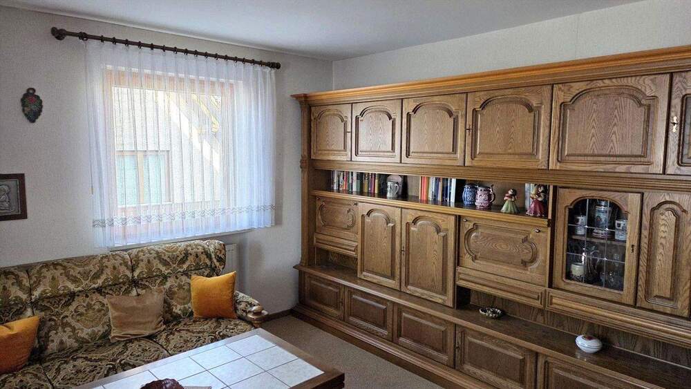 Einfamilienhaus Roßtal - 6 Zimmer, 162 m&sup2;, 849.000&euro; | Angebot:25711087