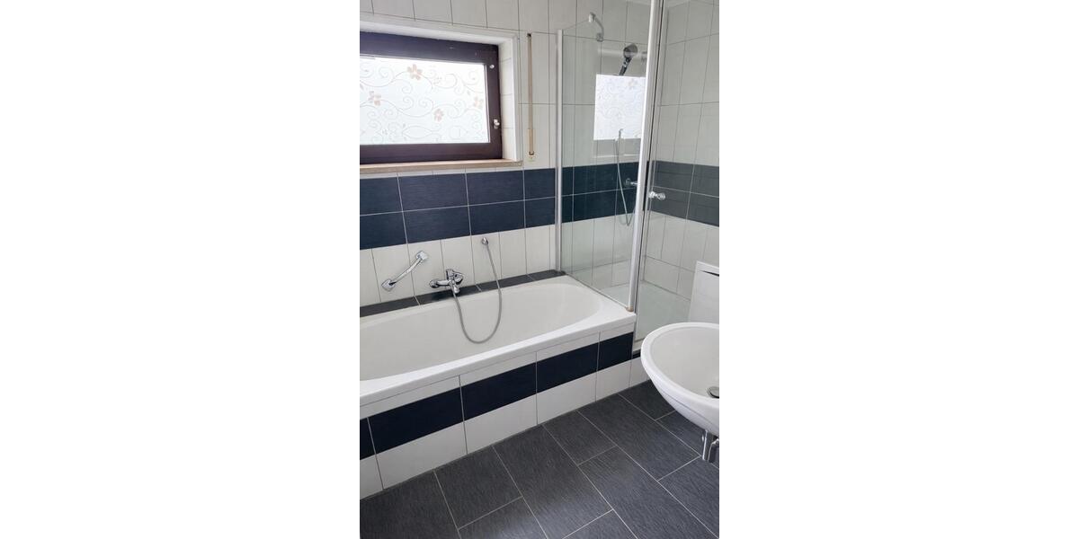 Doppelhaushälfte Fürth Atzenhof - 6 Zimmer, 180 m&sup2;, 2.400&euro; | Angebot:24844303