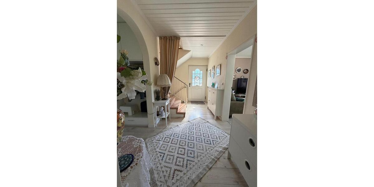 Doppelhaushälfte Bubenreuth - 6 Zimmer, 140 m&sup2;, 1.950&euro; | Angebot:26406749