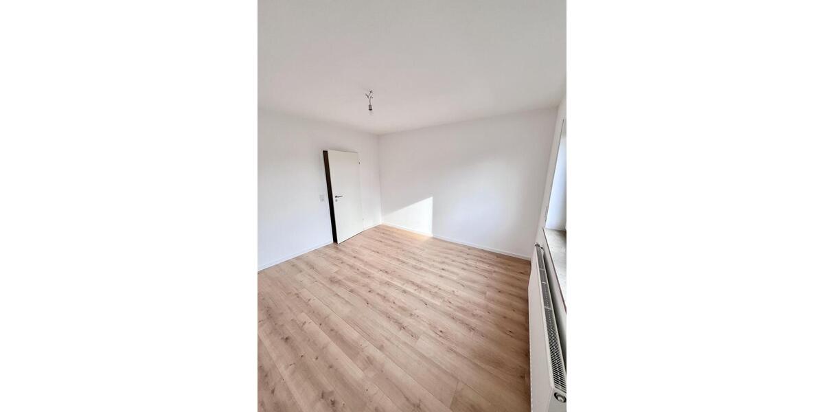 Etagenwohnung Fürth Bislohe - 3 Zimmer, 78 m&sup2;, 1.100&euro; | Angebot:25918697
