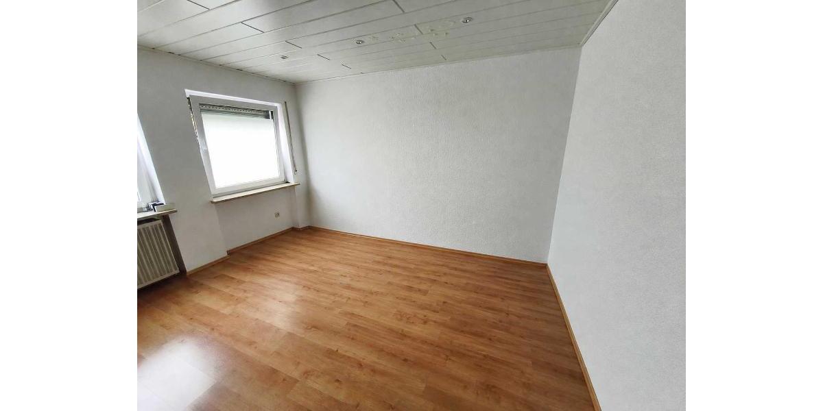 3 Zi. Wohnung im EG mit Terrasse, Gartenmitbenutzung und Garage - Etagenwohnung Hessdorf | Angebot:27314099