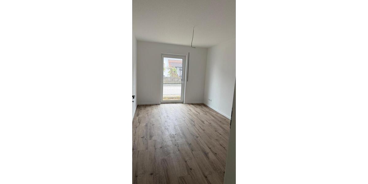 Erdgeschoßwohnung Leinburg - 3 Zimmer, 94 m&sup2;, 1.466&euro; | Angebot:25973558