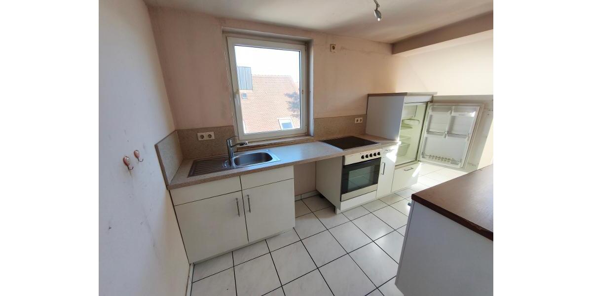 2 Zi. Wohnung im Dachgeschoss mit Stellplatz - Etagenwohnung Adelsdorf | Angebot:27541175