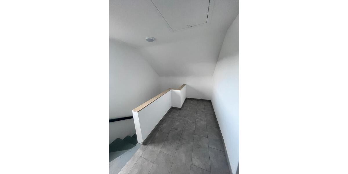 Dachgeschoßwohnung Roth - 3 Zimmer, 58 m&sup2;, 950&euro; | Angebot:25964210