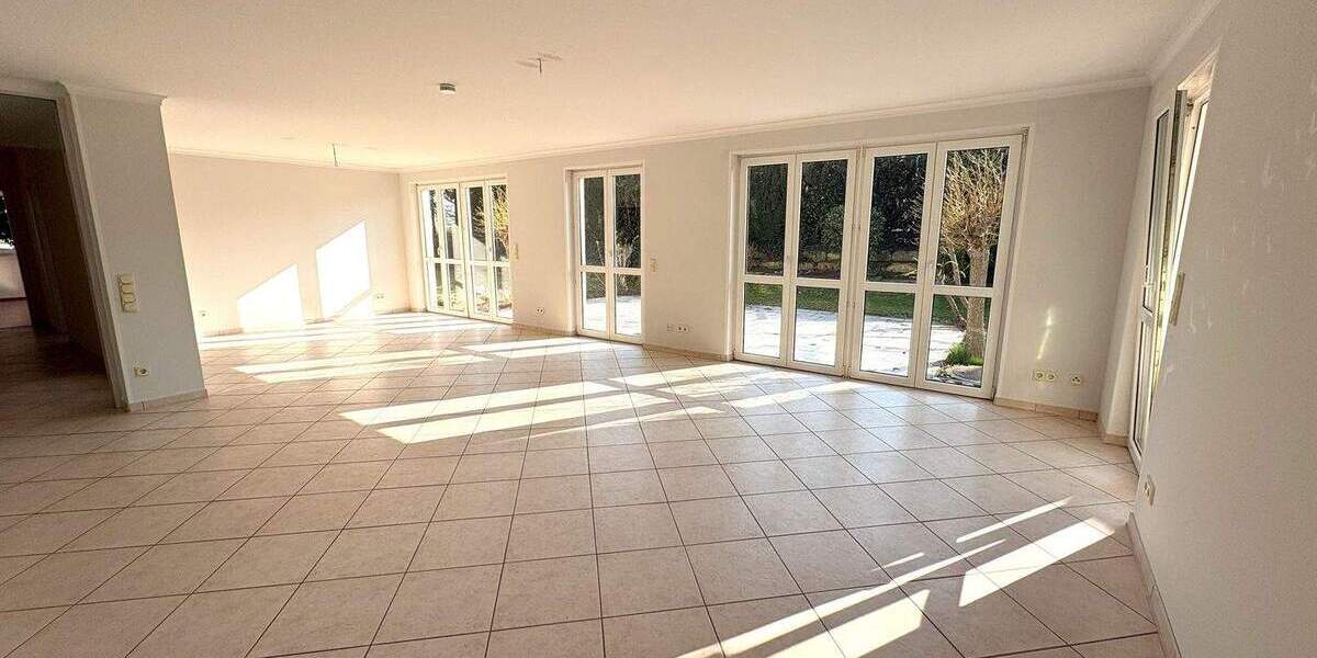 Etagenwohnung Nürnberg Gaismannshof - 4 Zimmer, 145 m&sup2;, 2.000&euro; | Angebot:25940493