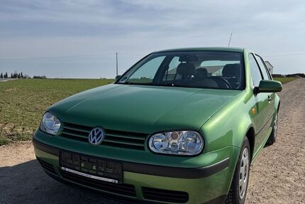 VW Golf 52.000 km 3.990 &euro; Roßtal 90574