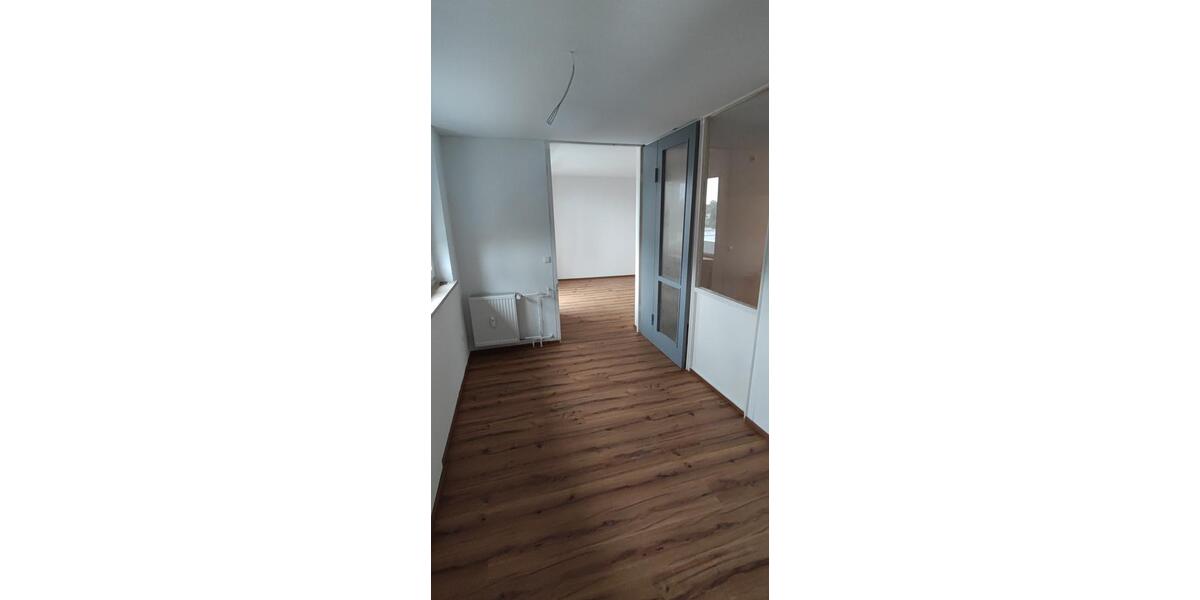 Etagenwohnung Nürnberg Langwasser - 3 Zimmer, 75 m&sup2;, 1.000&euro; | Angebot:25364446