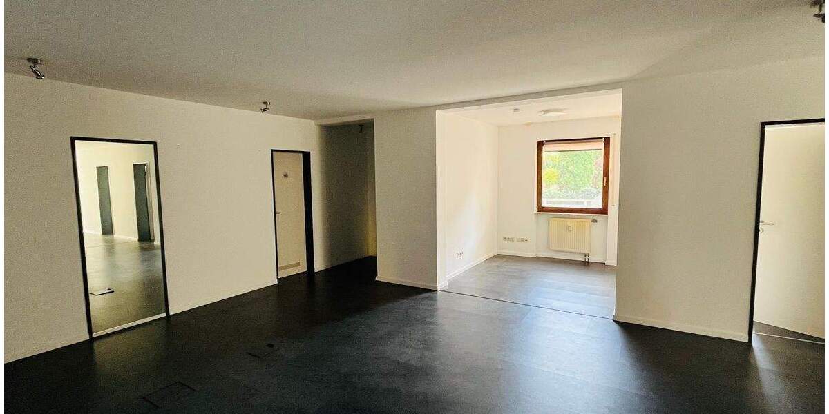 Gewerbeobjekt Zirndorf - 5 Zimmer, 136 m&sup2;, 1.250&euro; | Angebot:25678602