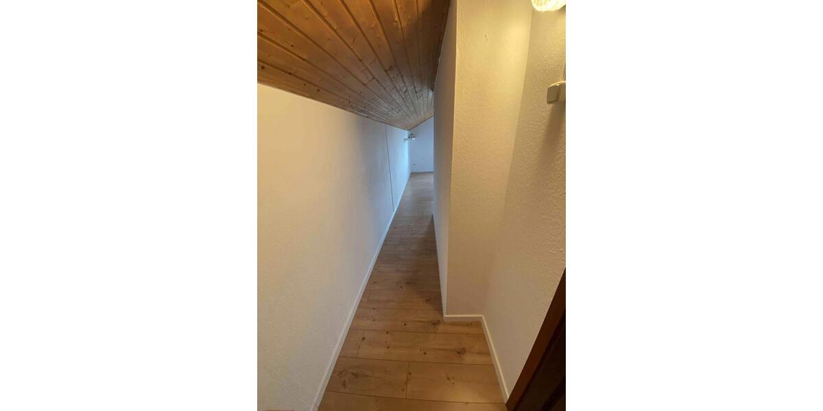 Etagenwohnung Aurachtal - 3 Zimmer, 105 m&sup2;, 900&euro; | Angebot:26022265