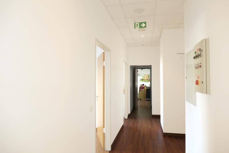 Gewerbeobjekt Nürnberg Wetzendorf - 6 Zimmer, 182 m&sup2;, 2.200&euro; | Angebot:25799116