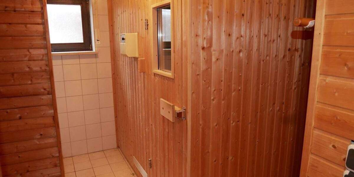 Einfamilienhaus Großhabersdorf - 8 Zimmer, 265 m&sup2;, 479.000&euro; | Angebot:25862890