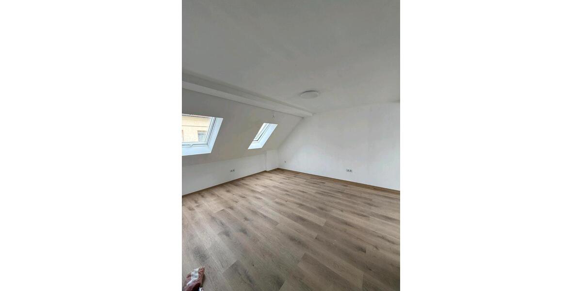 Dachgeschoßwohnung Nürnberg Eberhardshof - 3 Zimmer, 55 m&sup2;, 900&euro; | Angebot:26546317