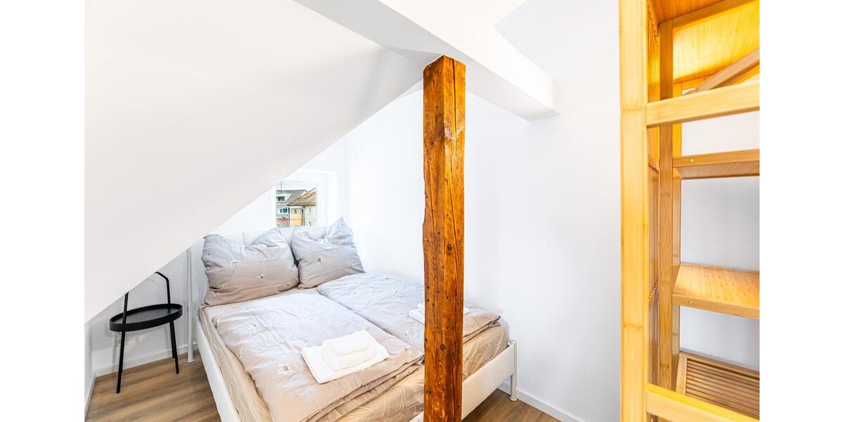 Dachgeschoßwohnung Nürnberg Erlenstegen - 1 Zimmer, 33 m&sup2;, 740&euro; | Angebot:25973432