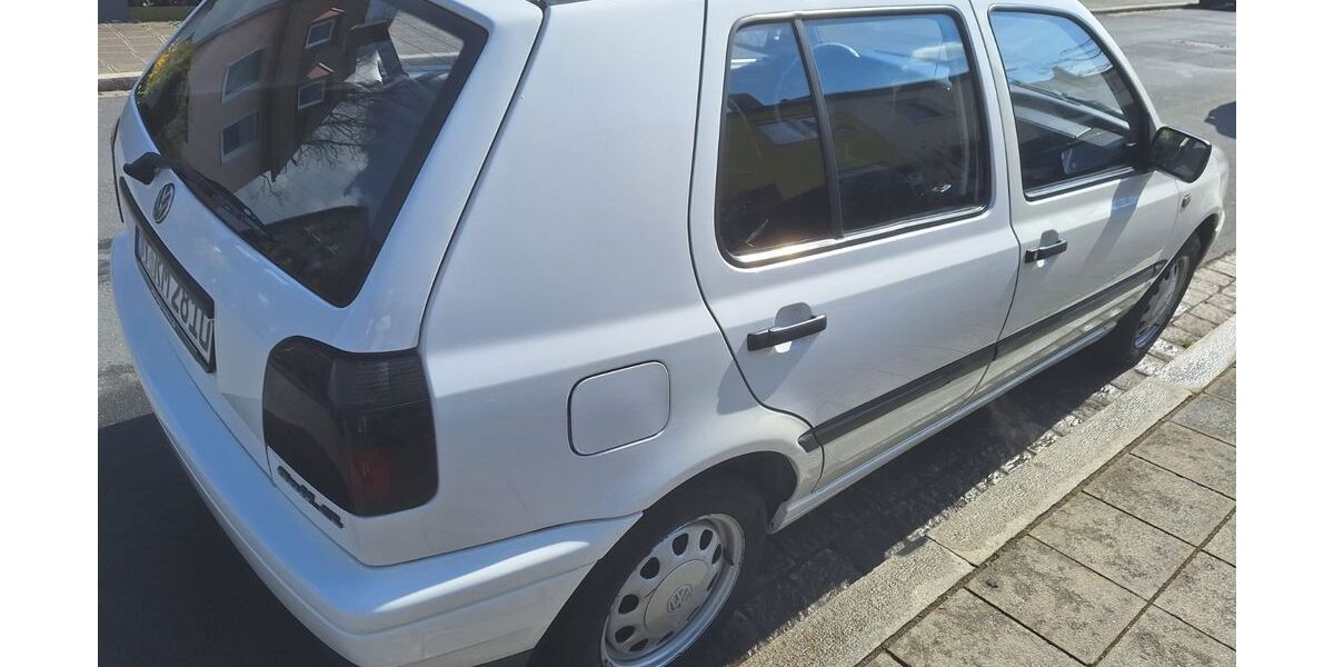 VW Golf 75.300 km 4.990 &euro; Nürnberg 90451