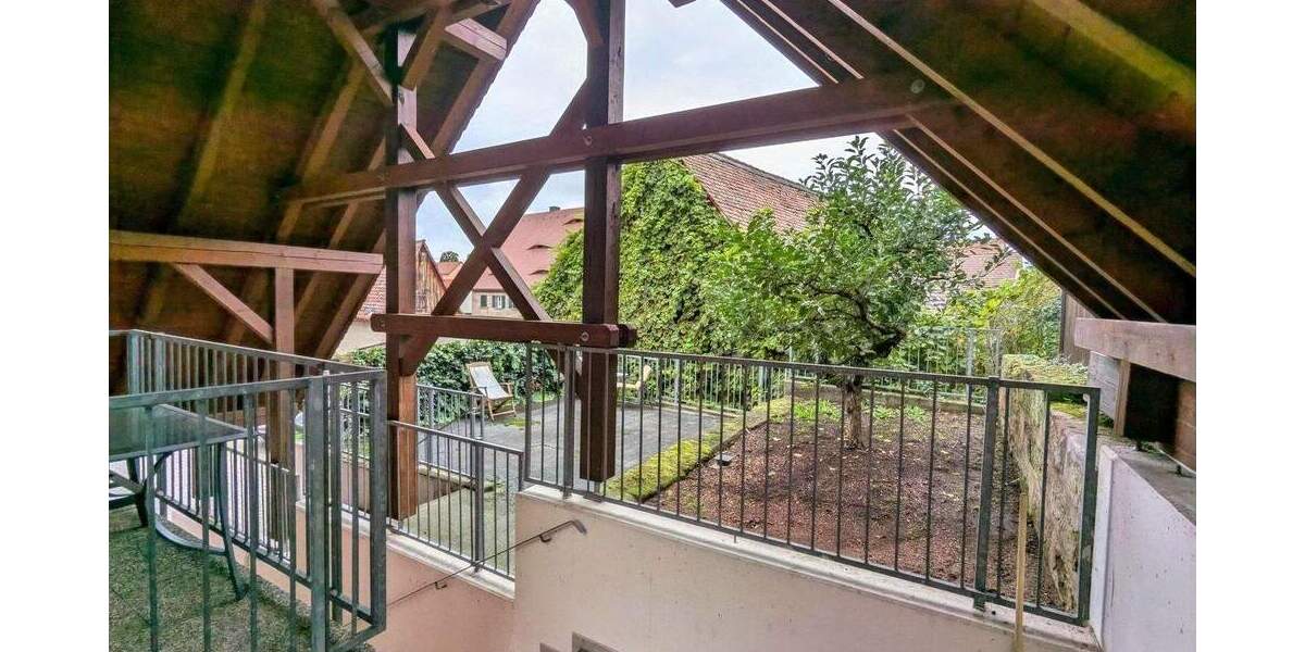 Mehrfamilienhaus, Wohnhaus Roßtal - 7 Zimmer, 183 m&sup2;, 555.000&euro; | Angebot:25676921