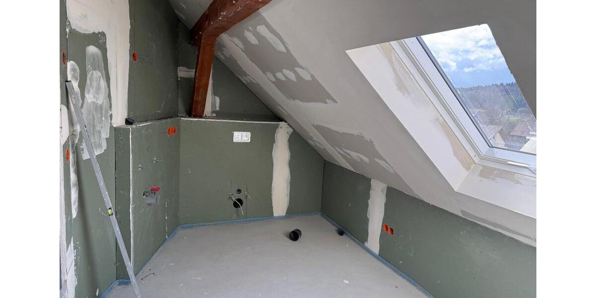 Dachgeschoßwohnung Simmelsdorf - 4.5 Zimmer, 80 m&sup2;, 240.000&euro; | Angebot:25902273