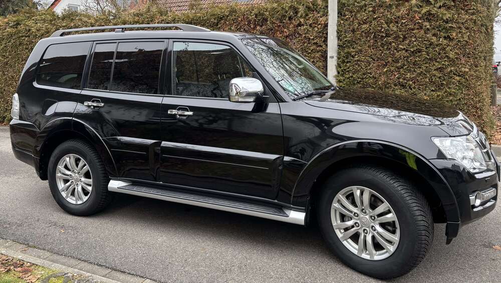 Mitsubishi Pajero 130.000 km 29.400 &euro; Nürnberg 90455