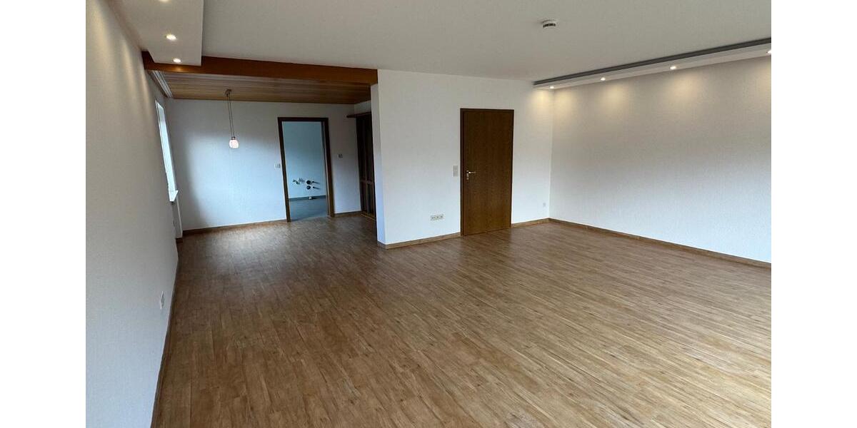Mehrfamilienhaus, Wohnhaus Eckental - 4.5 Zimmer, 136 m&sup2;, 1.090&euro; | Angebot:26614466