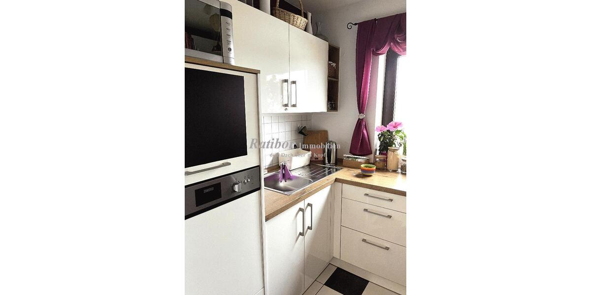 Gut vermietete 2 Zimmer-Mansardenwohnung mit Loggia und Stellplatz in ruhiger Wohnlage RH-Nord - Dachgeschoßwohnung Roth | Angebot:25281237