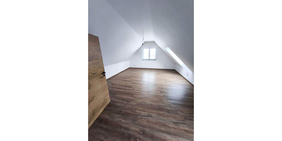 Einfamilienhaus Igensdorf Pettensiedel - 1 Zimmer, 240 m&sup2;, 2.000&euro; | Angebot:25770176