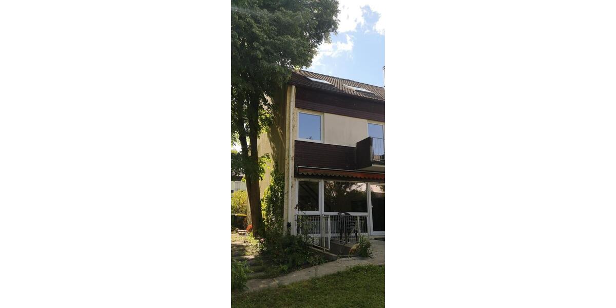 Reihenhaus Zirndorf - 6 Zimmer, 150 m&sup2;, 1.750&euro; | Angebot:26634678