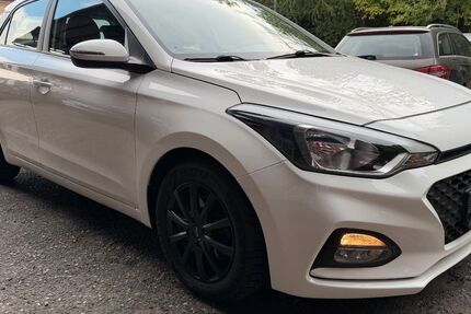 Hyundai i20 72.174 km 12.200 &euro; Fürth 90768
