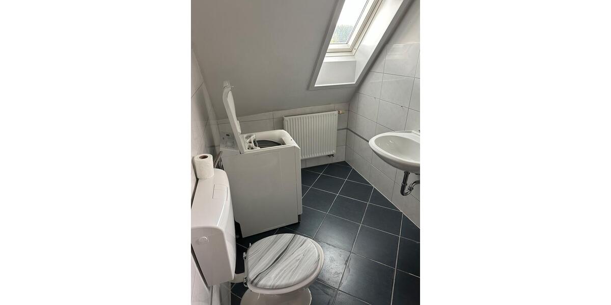 Dachgeschoßwohnung Nürnberg Erlenstegen - 2 Zimmer, 40 m&sup2;, 600&euro; | Angebot:26537122