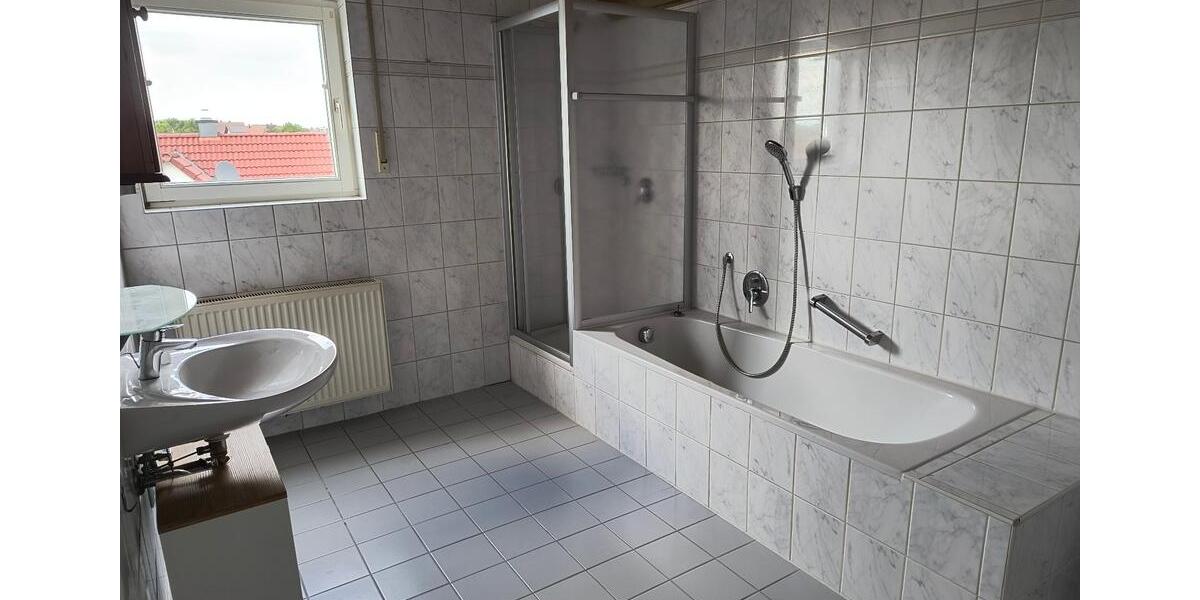 Dachgeschoßwohnung Weisendorf - 3 Zimmer, 95 m&sup2;, 900&euro; | Angebot:25268765