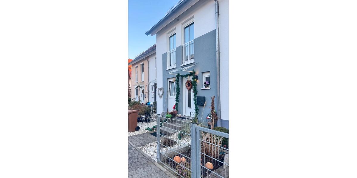 Reihenhaus Roßtal - 5 Zimmer, 122 m&sup2;, 460.000&euro; | Angebot:26955495