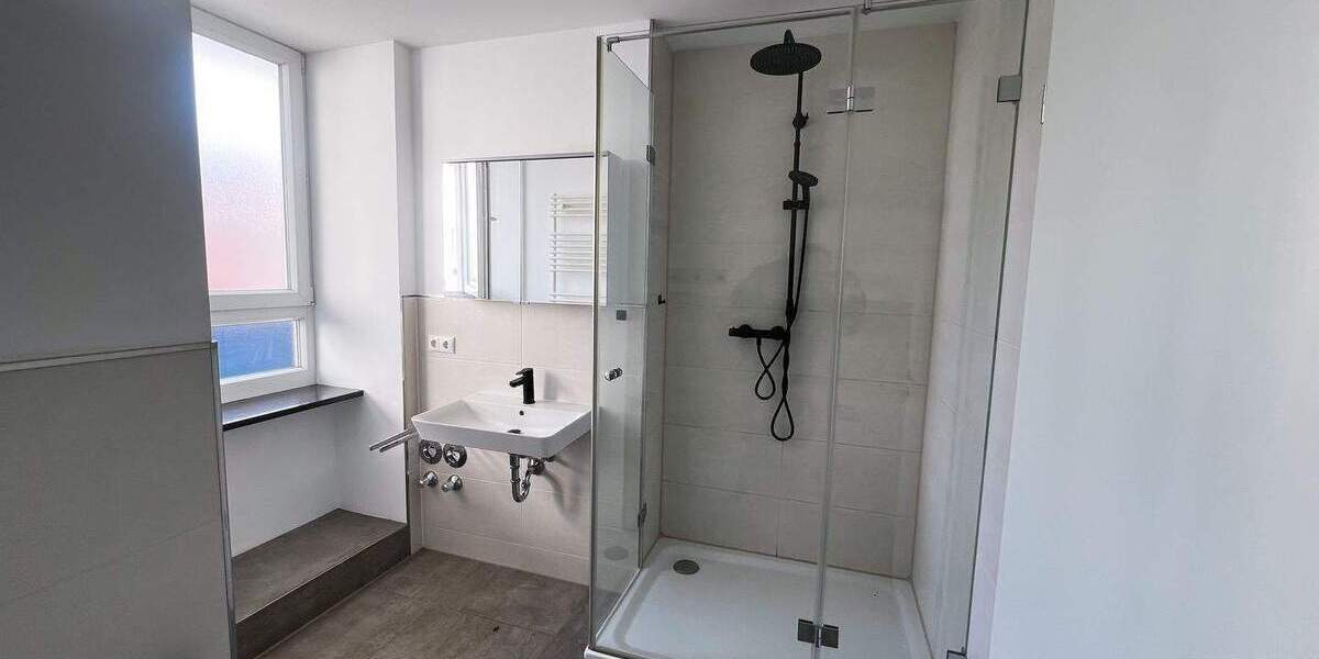 Etagenwohnung Nürnberg Steinbühl - 2 Zimmer, 65 m&sup2;, 1.000&euro; | Angebot:26673039
