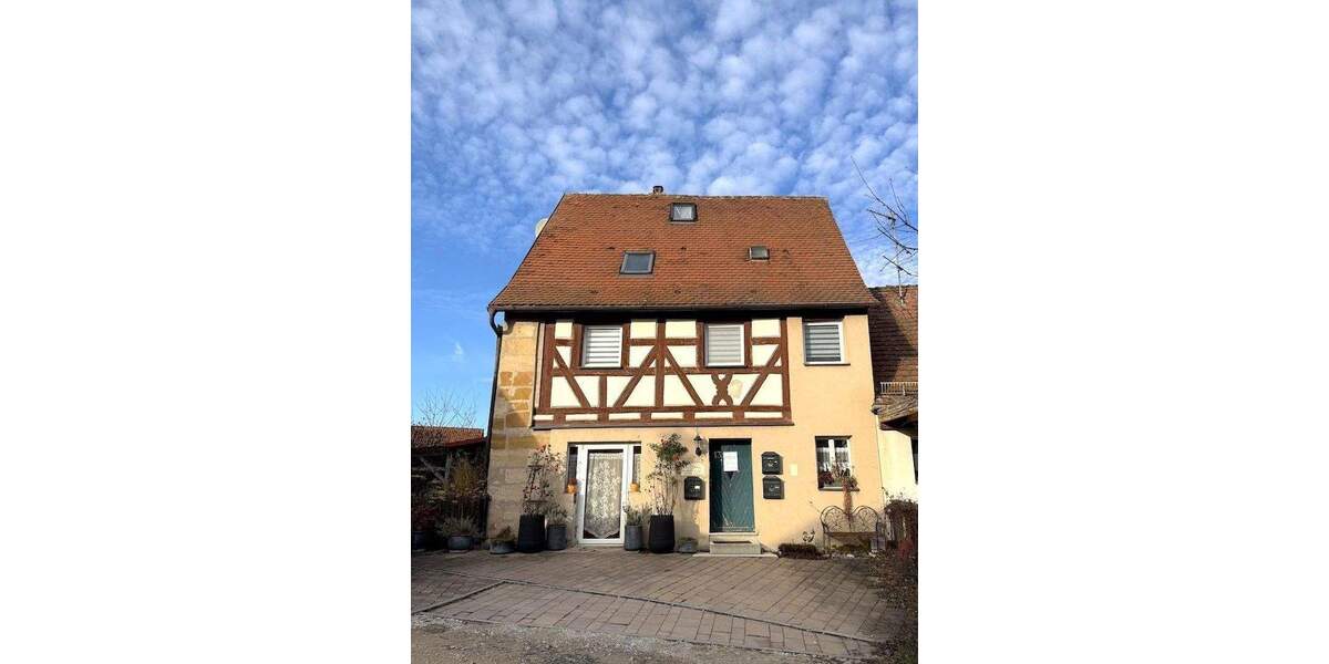 Doppelhaushälfte Lauf Heuchling - 8 Zimmer, 180 m&sup2;, 415.000&euro; | Angebot:25713719