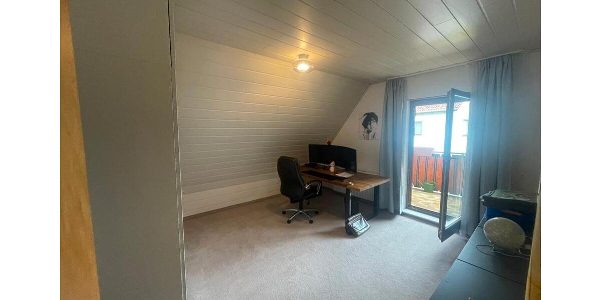 Dachgeschoßwohnung Erlangen Alterlangen - 3 Zimmer, 95 m&sup2;, 1.450&euro; | Angebot:26560512