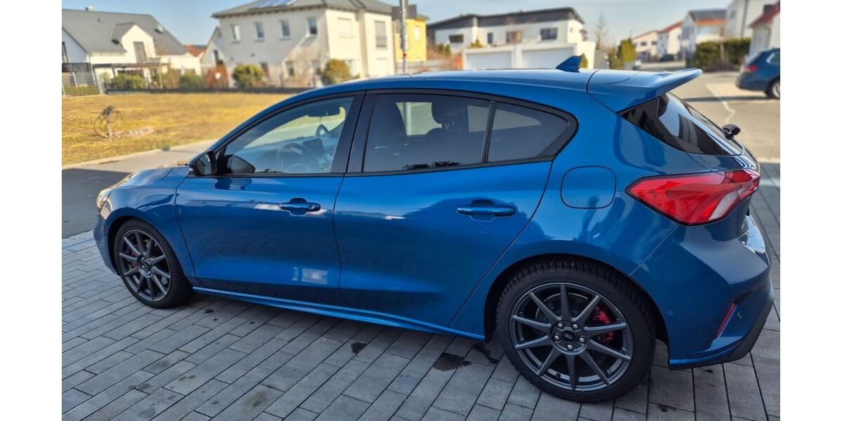 Ford Focus 79.500 km 17.700 &euro; Langenzenn 90579