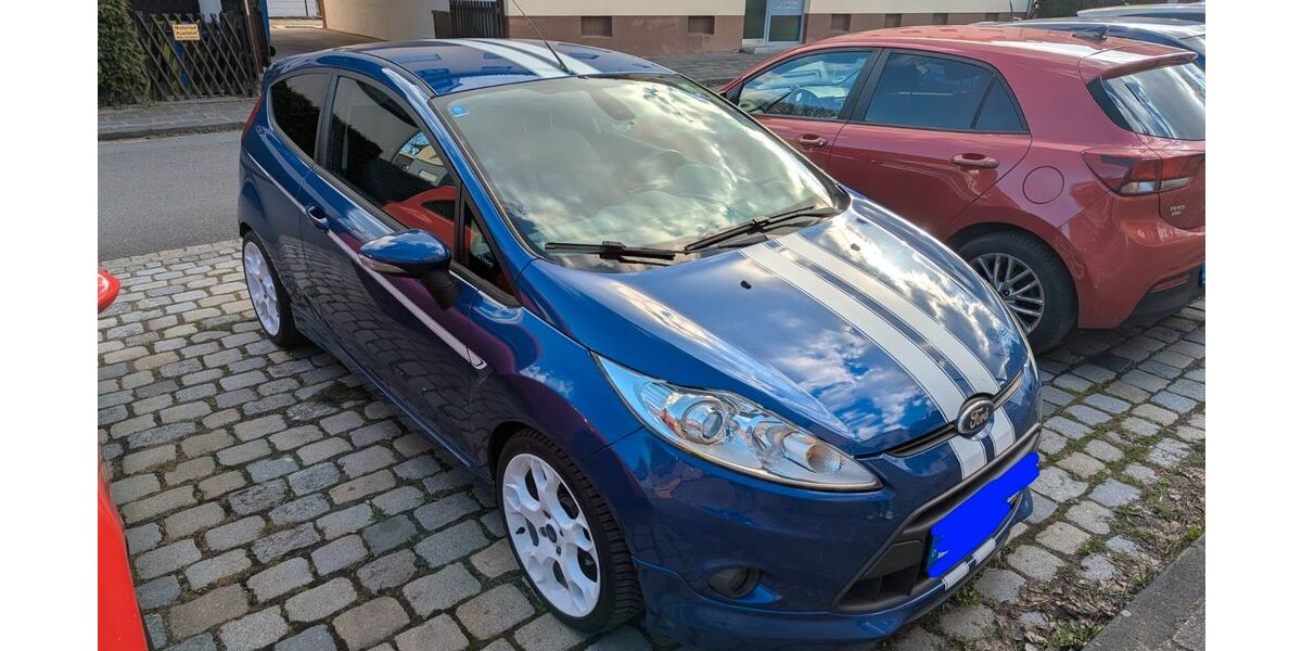 Ford Fiesta 95.373 km 5.000 &euro; Fürth 90768