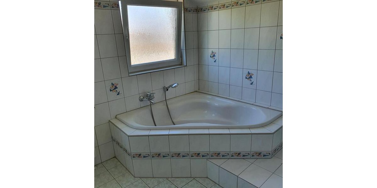 Dachgeschoßwohnung Oberasbach - 3.5 Zimmer, 107 m&sup2;, 850&euro; | Angebot:25944318