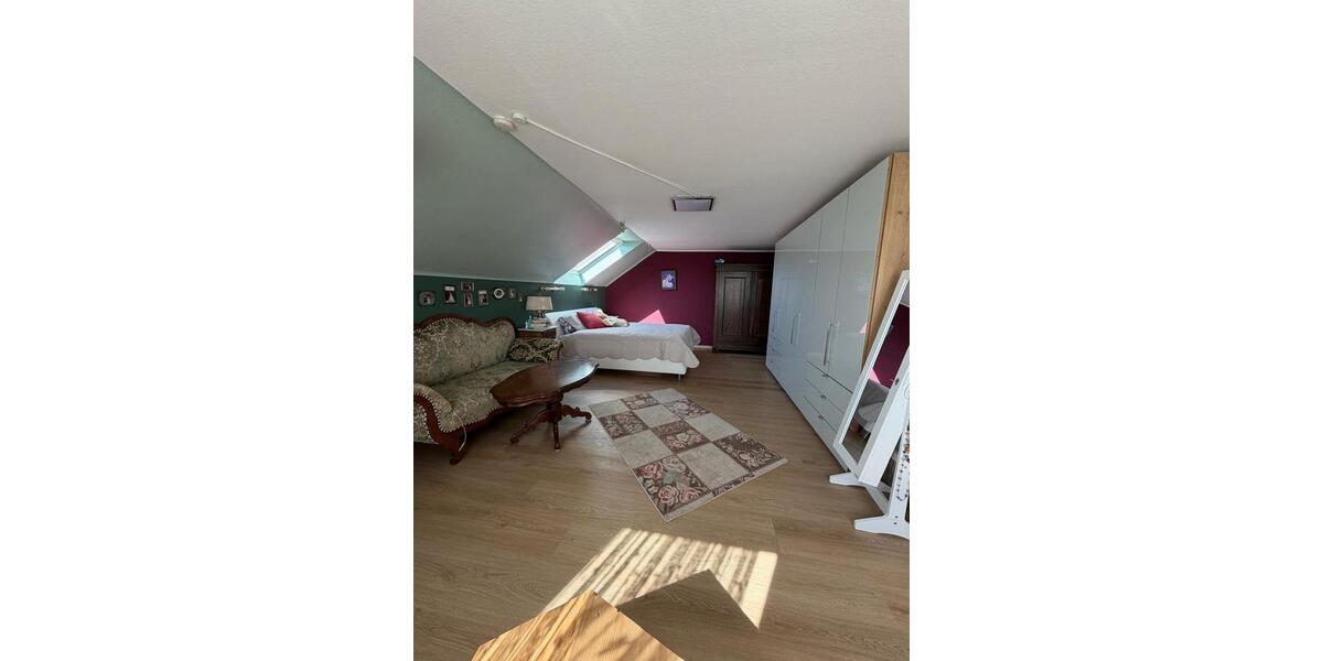Doppelhaushälfte Bubenreuth - 6 Zimmer, 140 m&sup2;, 1.950&euro; | Angebot:26406749