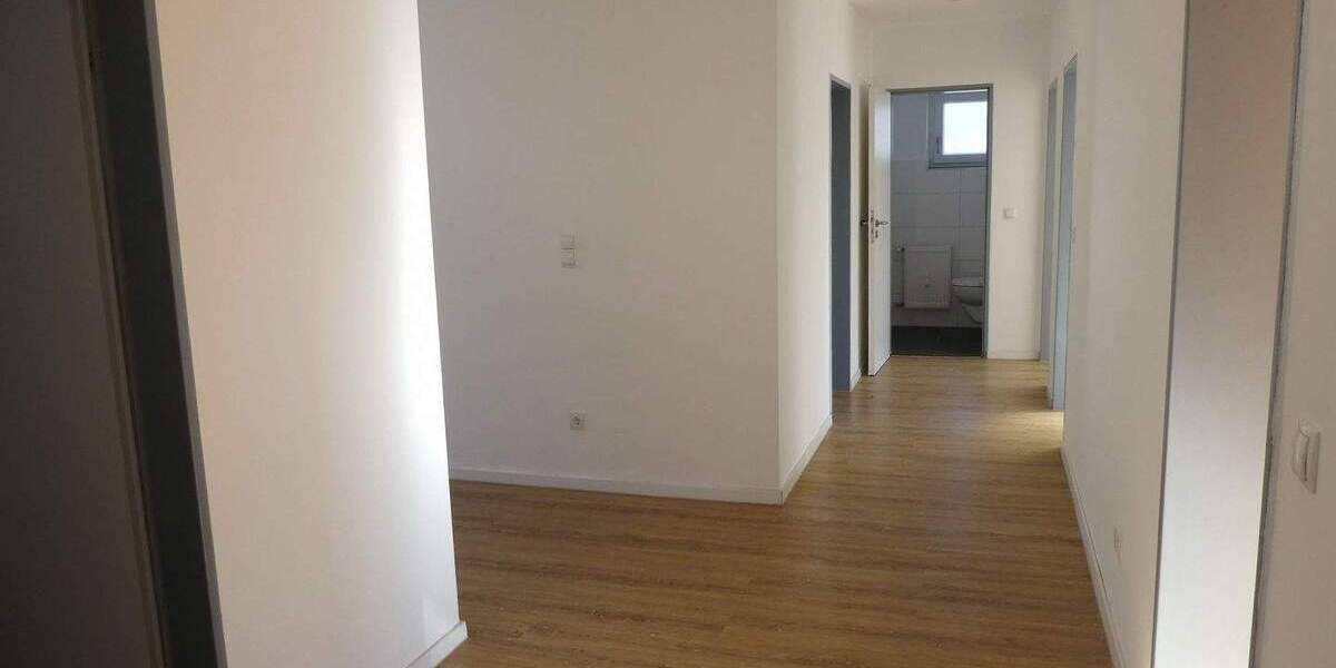 Etagenwohnung Baiersdorf - 4 Zimmer, 100 m&sup2;, 1.200&euro; | Angebot:25797254