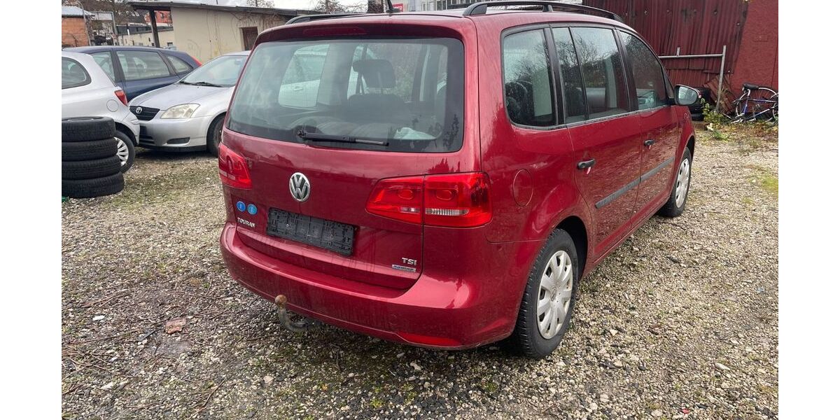 VW Touran 121.000 km 2.950 &euro; Fürth 90763