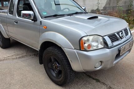 Nissan Navara 279.000 km 4.899 &euro; Nürnberg 90441