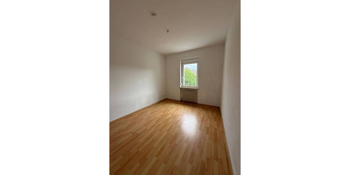 Etagenwohnung Nürnberg Schweinau - 4 Zimmer, 103 m&sup2;, 900&euro; | Angebot:26820803