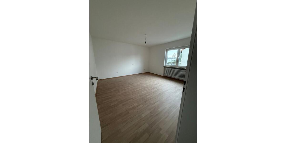 Etagenwohnung Eckental - 4 Zimmer, 110 m&sup2;, 1.300&euro; | Angebot:25894998