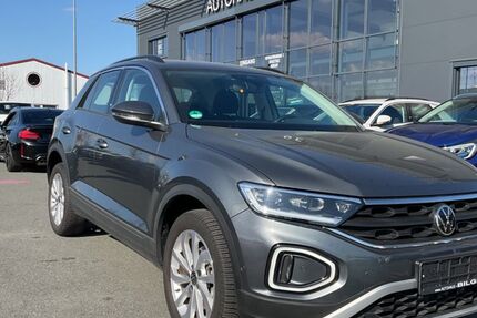 VW T-Roc 27.847 km 22.800 &euro; Fürth 90763