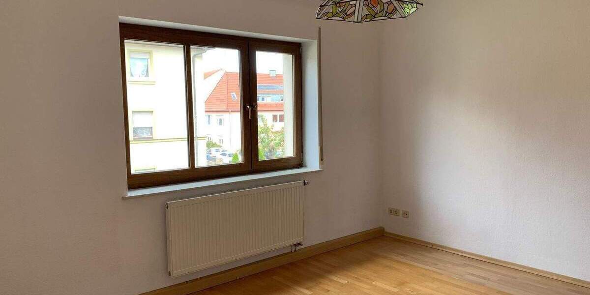 Etagenwohnung Neustadt an der Aisch Neustadt - 3 Zimmer, 86 m&sup2;, 790&euro; | Angebot:25660941