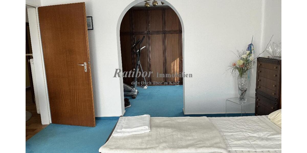 Sehr großzügiges und gepflegtes Einfamilienhaus mit Einliegerwohnung und Doppelgarage in Roth OT - Bungalow Roth Pfaffenhofen | Angebot:25634482