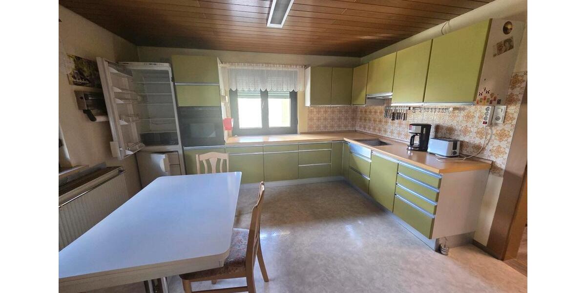Villa Schwabach - 20 Zimmer, 250 m&sup2;, 4.200&euro; | Angebot:26652343
