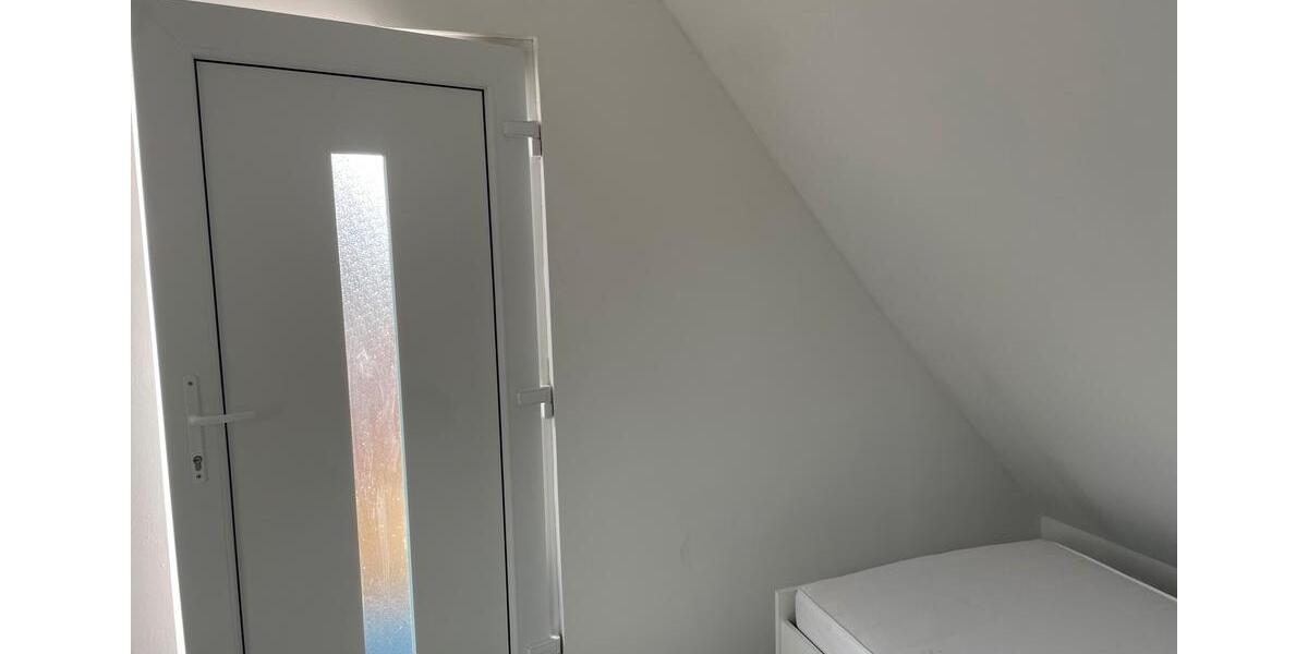 Dachgeschoßwohnung Buckenhof - 1 Zimmer, 20 m&sup2;, 620&euro; | Angebot:26614881